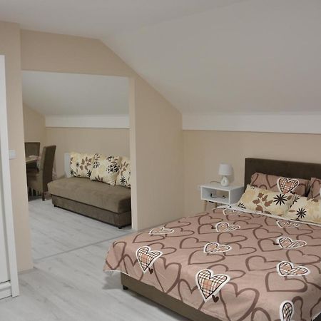 Garden Apartmani ยาโกดินา ภายนอก รูปภาพ