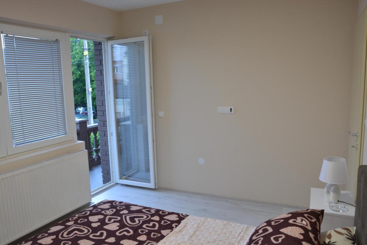 Garden Apartmani ยาโกดินา ภายนอก รูปภาพ
