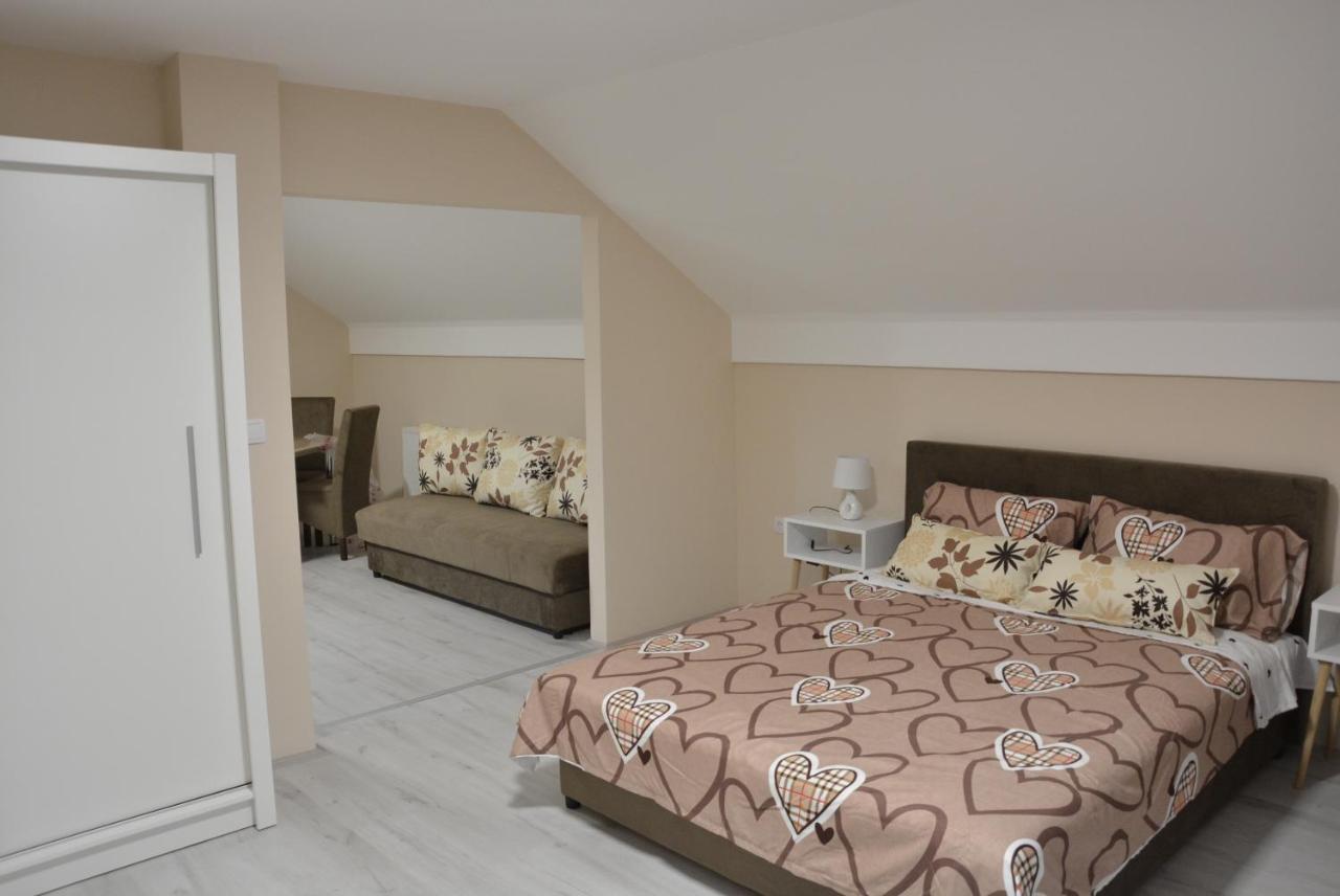 Garden Apartmani ยาโกดินา ภายนอก รูปภาพ