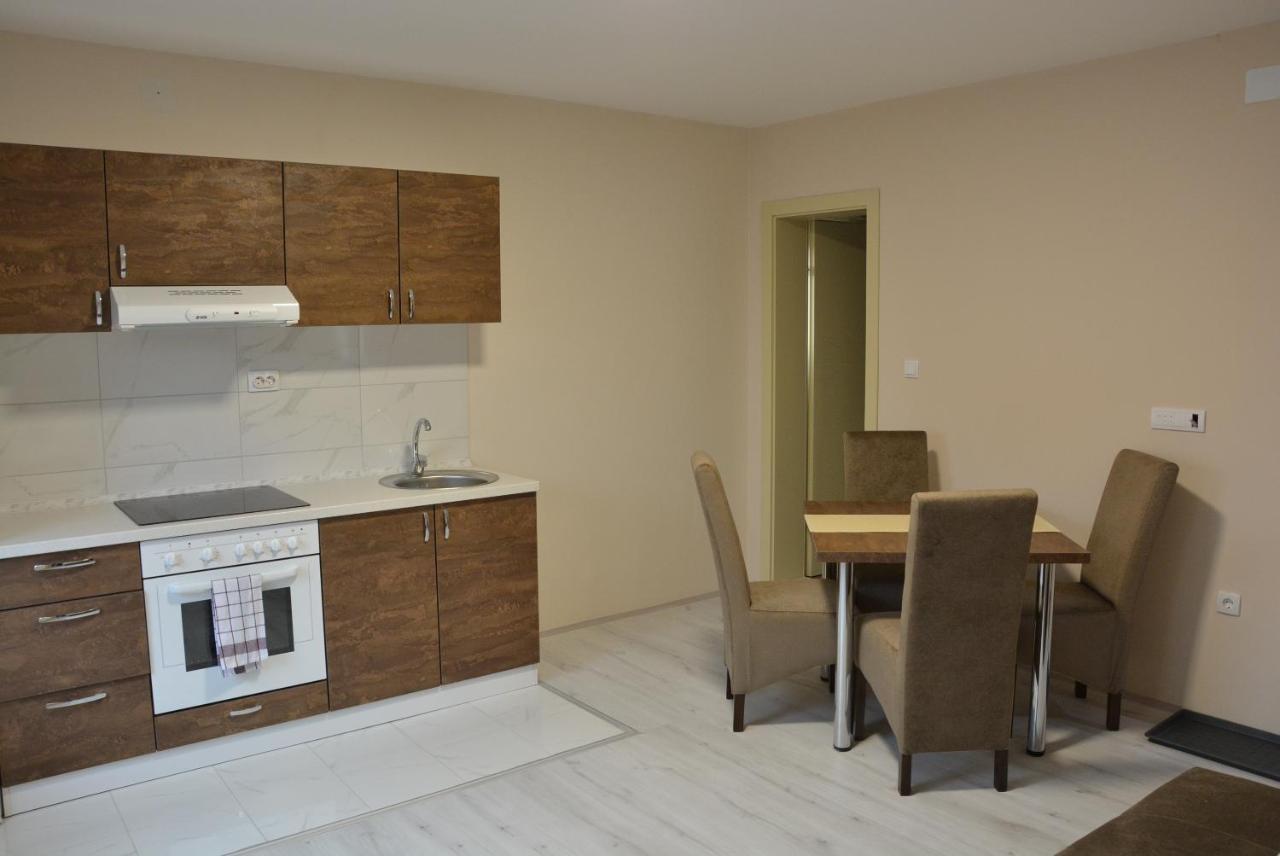 Garden Apartmani ยาโกดินา ภายนอก รูปภาพ