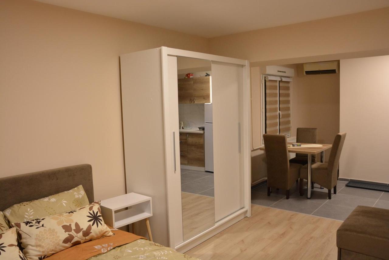 Garden Apartmani ยาโกดินา ภายนอก รูปภาพ