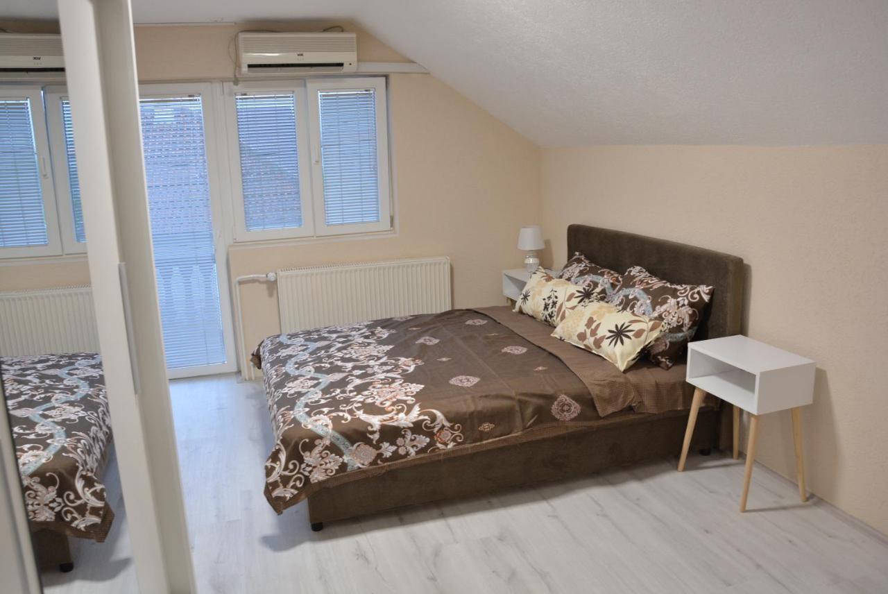 Garden Apartmani ยาโกดินา ภายนอก รูปภาพ