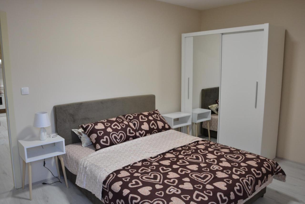 Garden Apartmani ยาโกดินา ภายนอก รูปภาพ