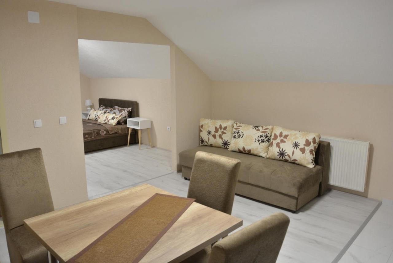 Garden Apartmani ยาโกดินา ภายนอก รูปภาพ