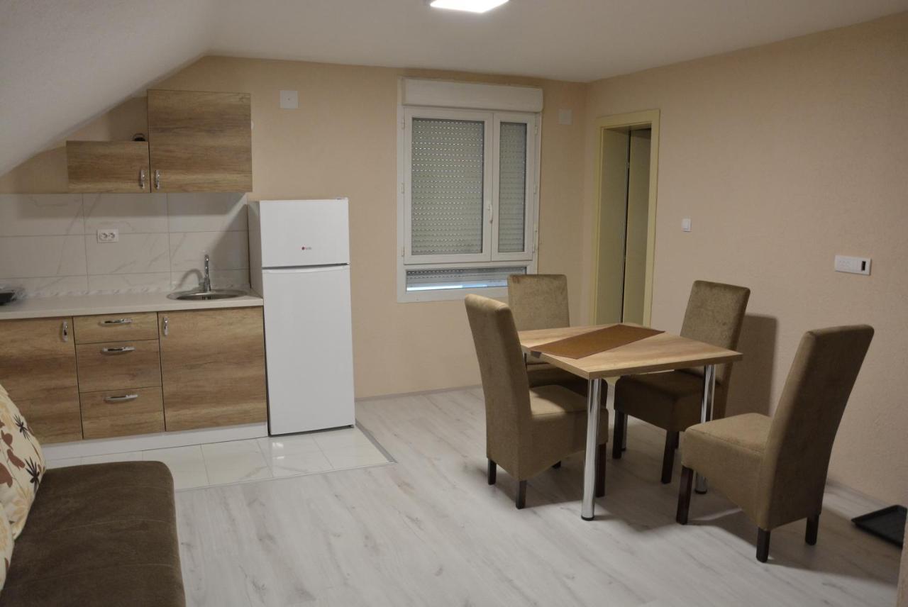 Garden Apartmani ยาโกดินา ภายนอก รูปภาพ
