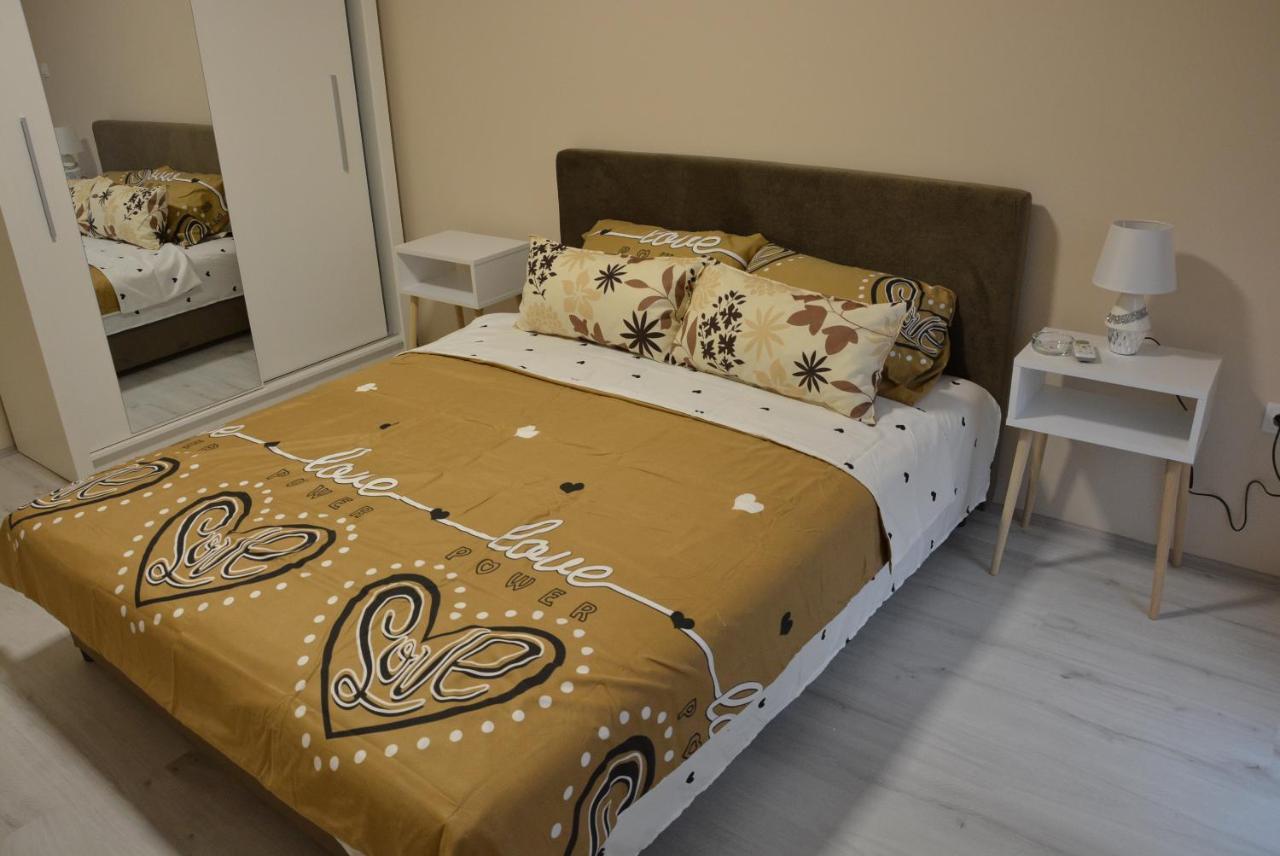 Garden Apartmani ยาโกดินา ภายนอก รูปภาพ