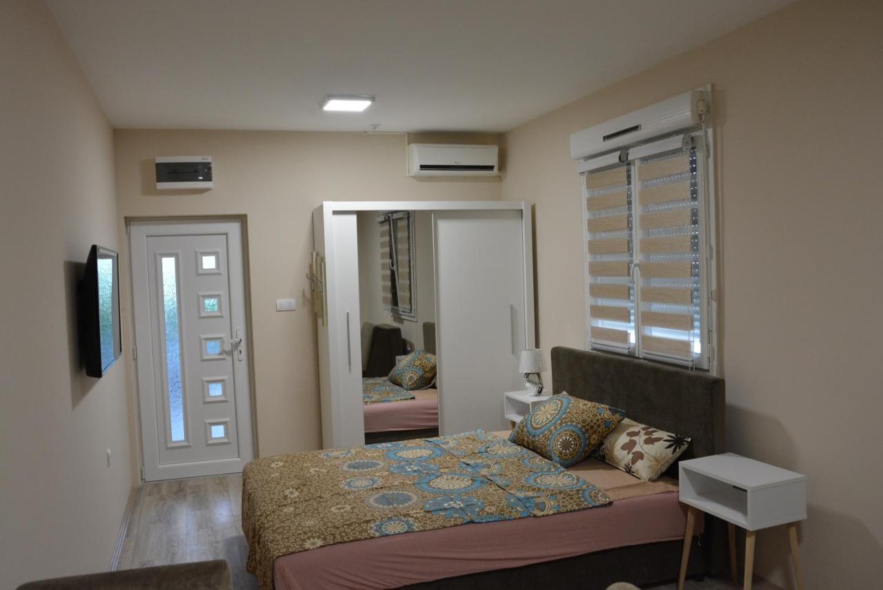 Garden Apartmani ยาโกดินา ภายนอก รูปภาพ