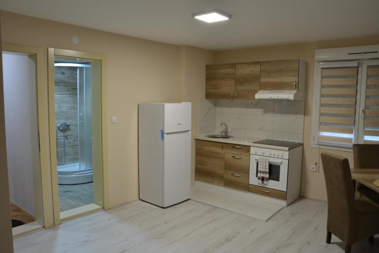 Garden Apartmani ยาโกดินา ภายนอก รูปภาพ